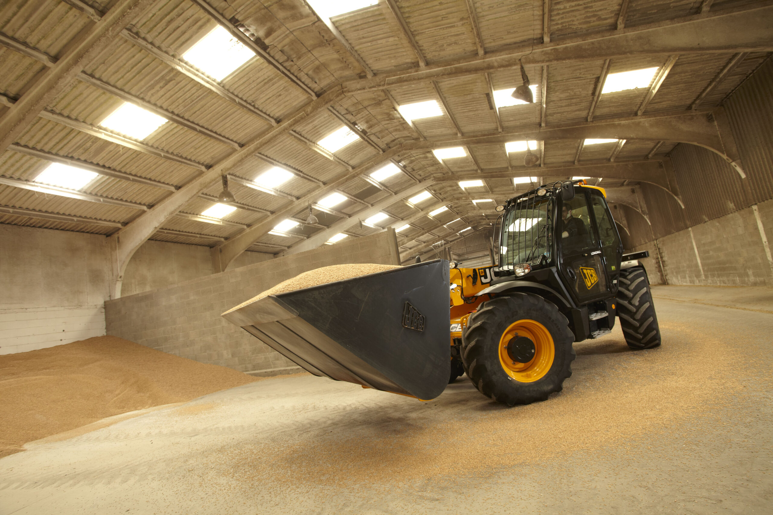 Телескопические погрузчики JCB серии 500 Agri — изображение 5