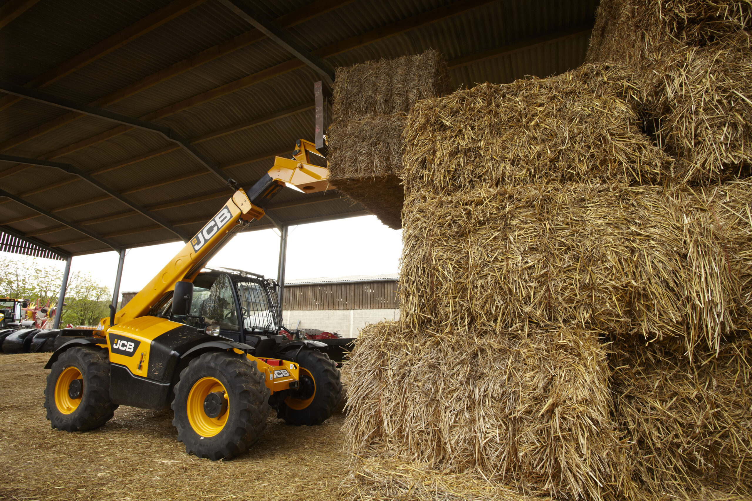 Телескопические погрузчики JCB Agri — изображение 3
