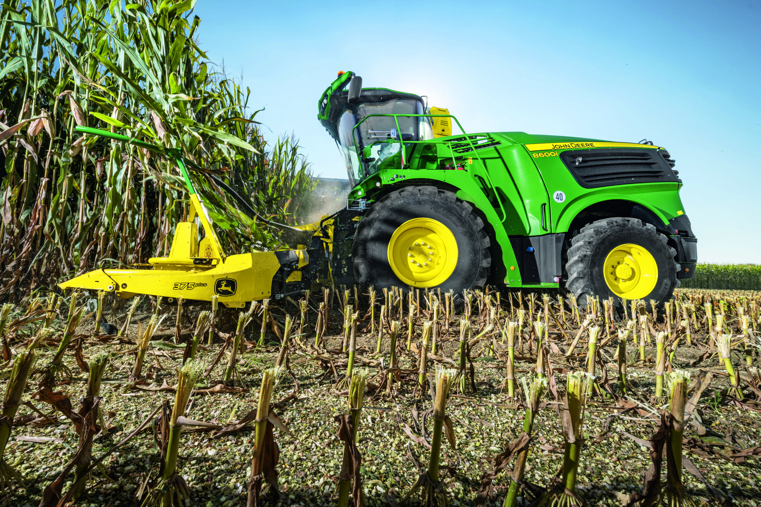 Самоходные кормоуборочные комбайны John Deere серии 8000