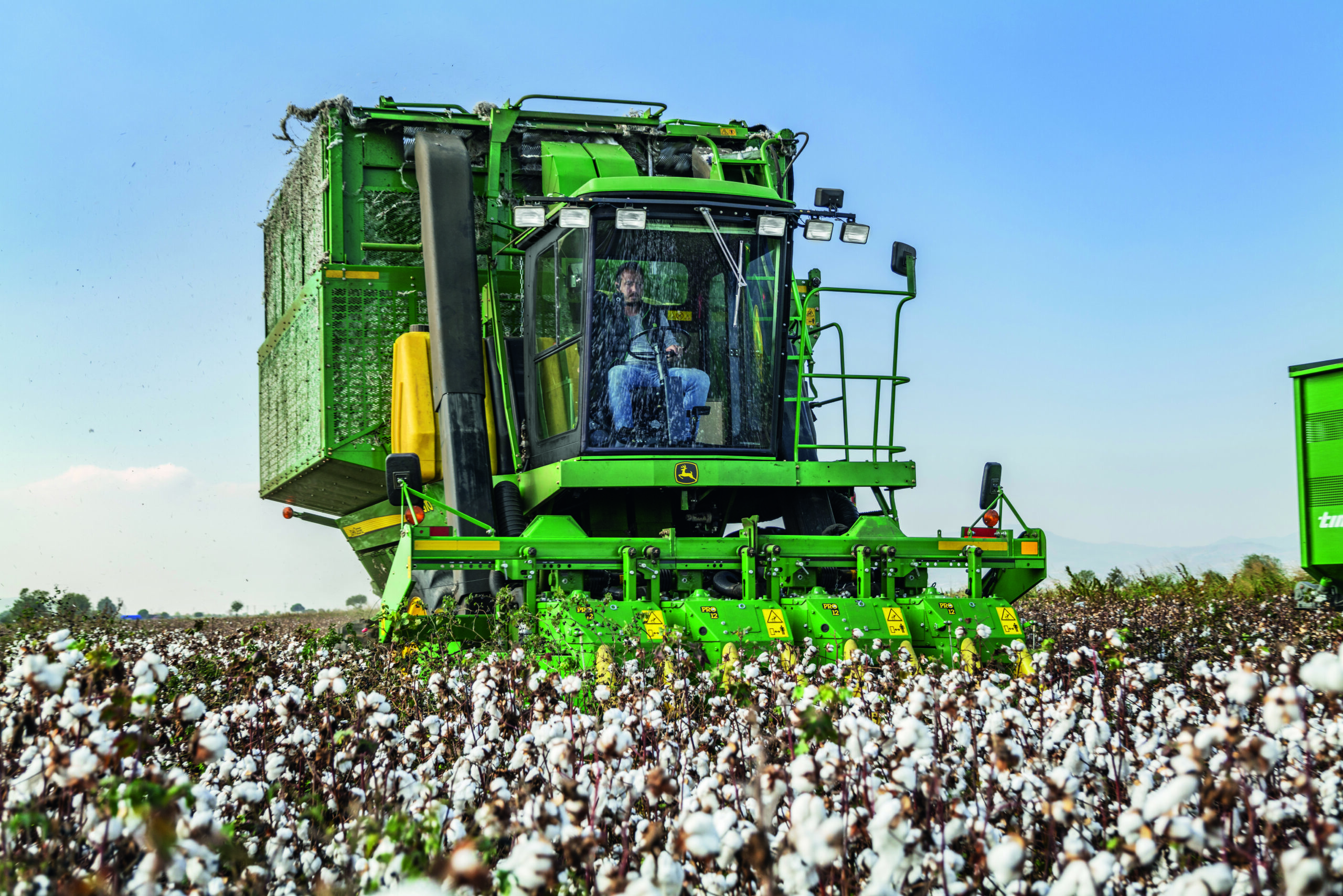Хлопкоуборочный комбайн John Deere модели 9970