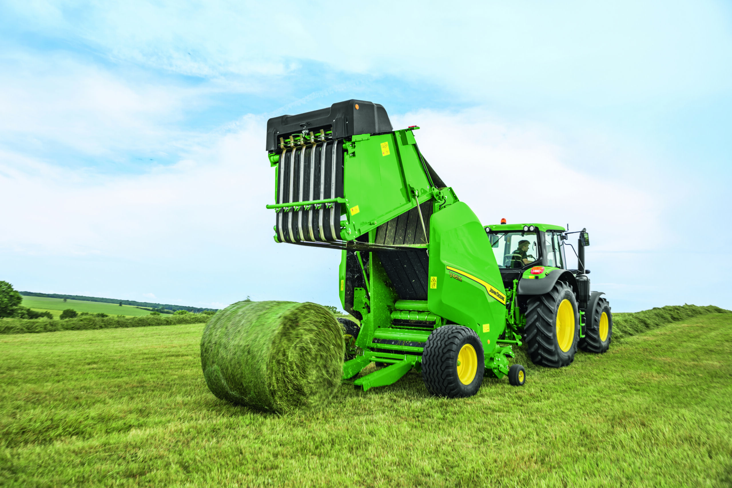 Рулонные пресс-подборщики John Deere с изменяемым объемом V451G/V461M